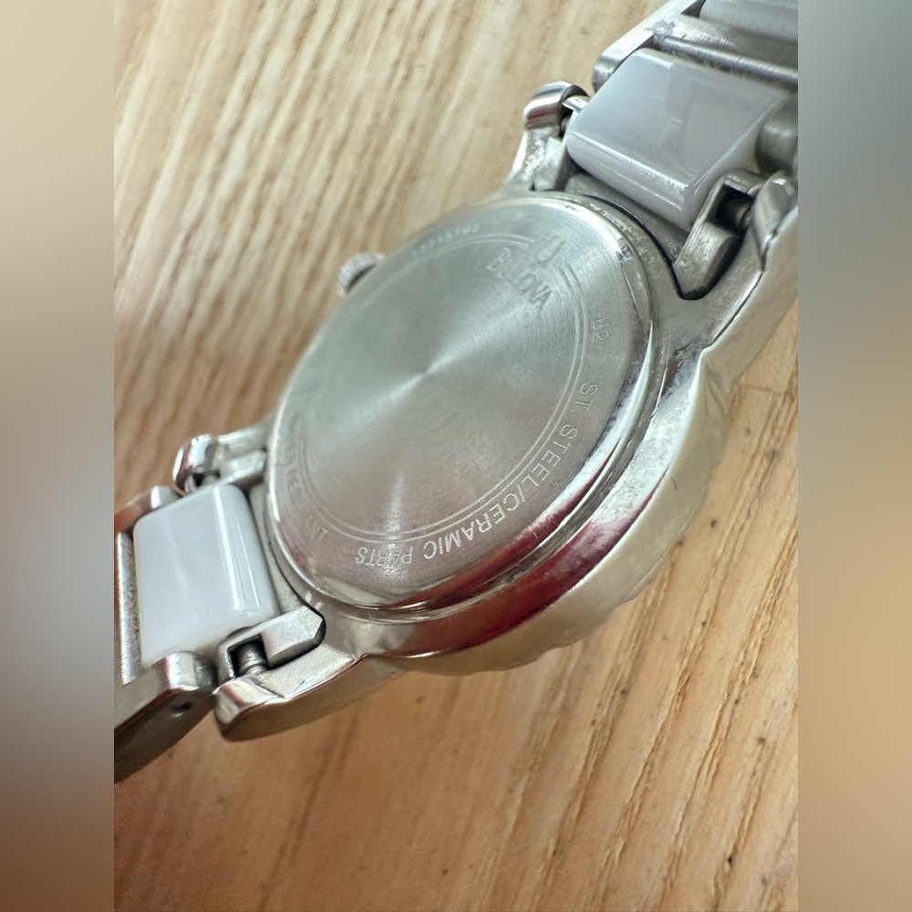 Bulova ladies silver tone white ceramic diamond watch NEW BATTERY - Picture 6 of 11